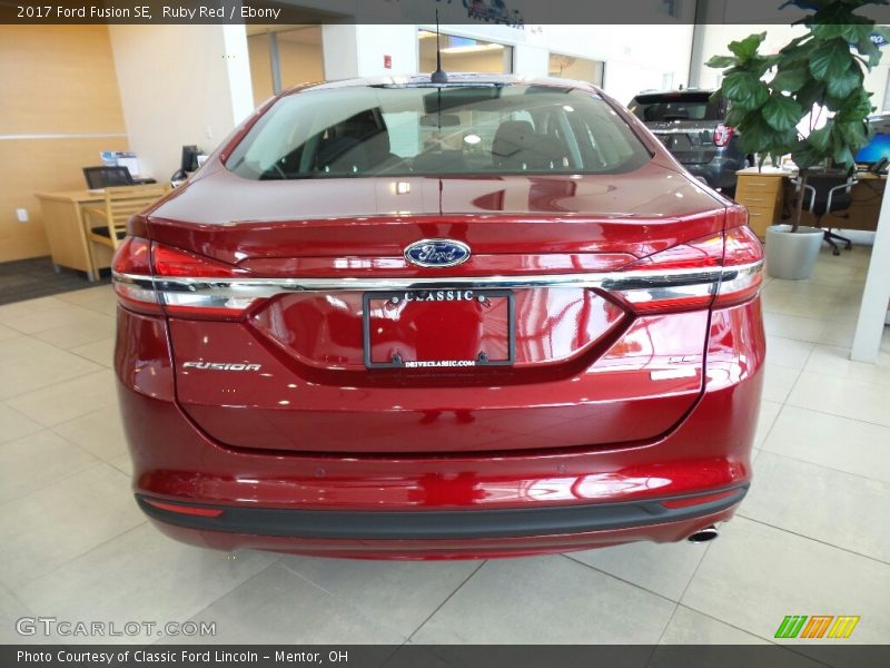 Ruby Red / Ebony 2017 Ford Fusion SE