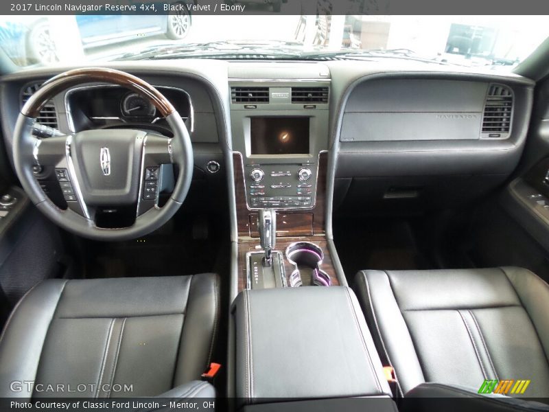 Dashboard of 2017 Navigator Reserve 4x4
