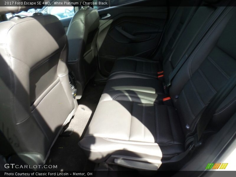 White Platinum / Charcoal Black 2017 Ford Escape SE 4WD