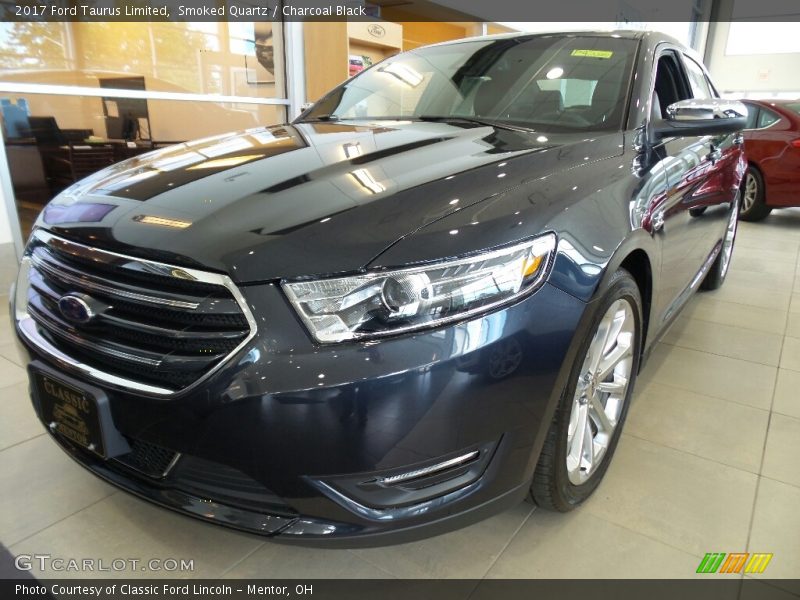 Front 3/4 View of 2017 Taurus Limited