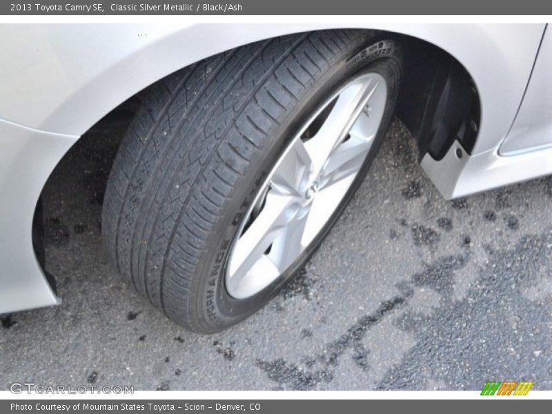 Classic Silver Metallic / Black/Ash 2013 Toyota Camry SE