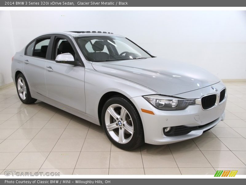 Front 3/4 View of 2014 3 Series 320i xDrive Sedan