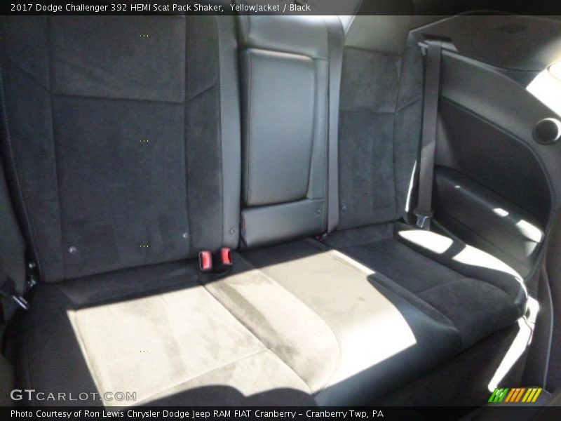 YellowJacket / Black 2017 Dodge Challenger 392 HEMI Scat Pack Shaker