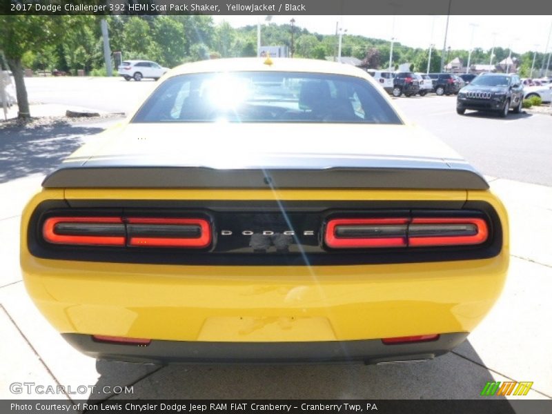 YellowJacket / Black 2017 Dodge Challenger 392 HEMI Scat Pack Shaker