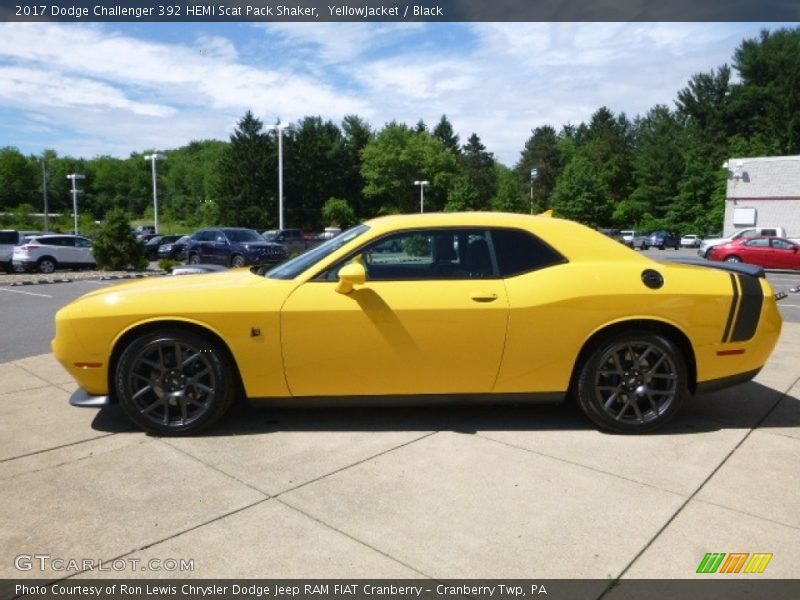 YellowJacket / Black 2017 Dodge Challenger 392 HEMI Scat Pack Shaker