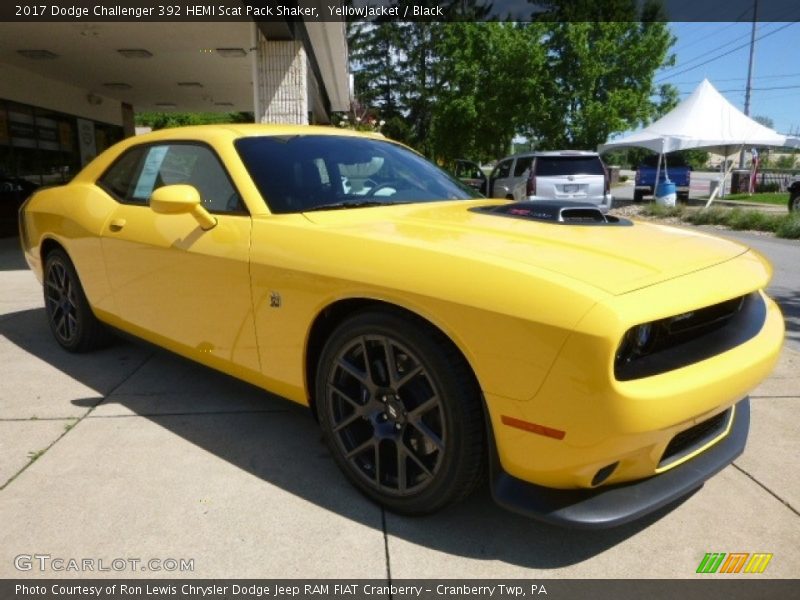  2017 Challenger 392 HEMI Scat Pack Shaker YellowJacket