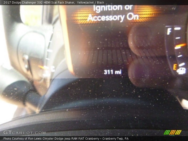 YellowJacket / Black 2017 Dodge Challenger 392 HEMI Scat Pack Shaker