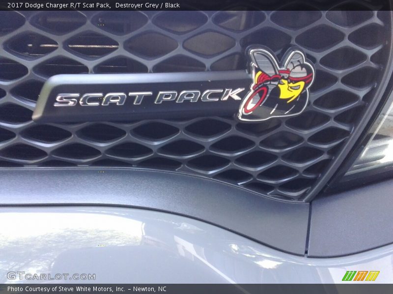 Destroyer Grey / Black 2017 Dodge Charger R/T Scat Pack