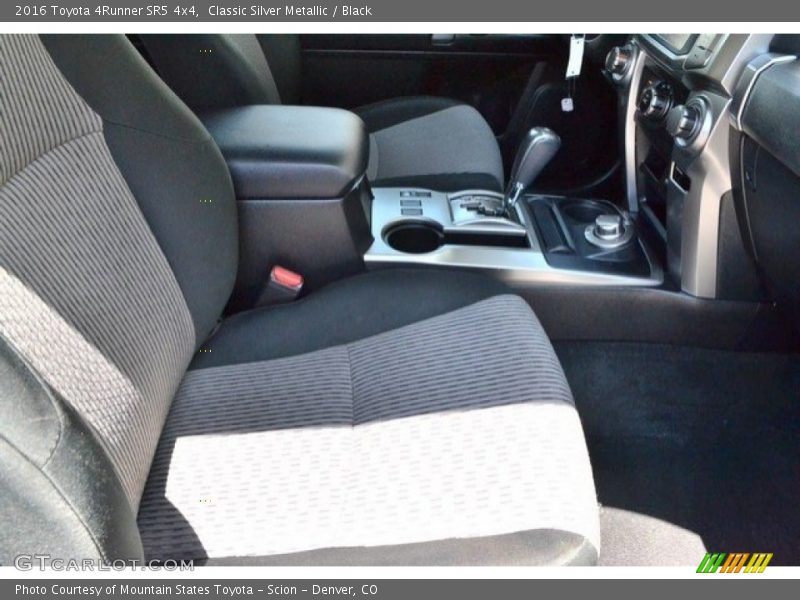 Classic Silver Metallic / Black 2016 Toyota 4Runner SR5 4x4