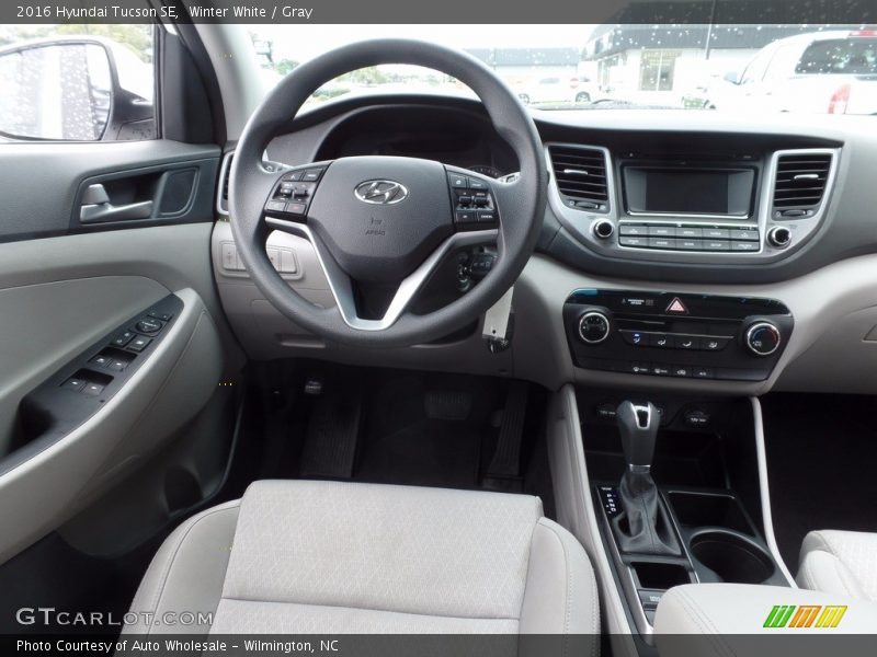 Winter White / Gray 2016 Hyundai Tucson SE