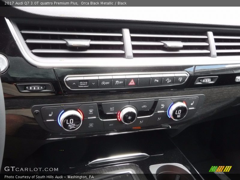 Orca Black Metallic / Black 2017 Audi Q7 3.0T quattro Premium Plus