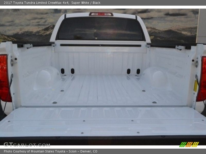 Super White / Black 2017 Toyota Tundra Limited CrewMax 4x4