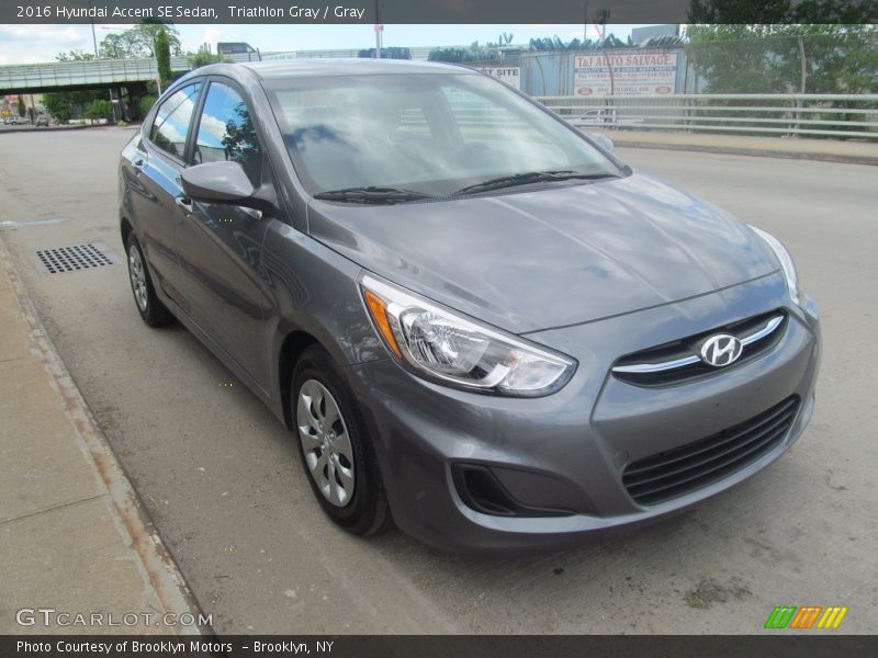 Triathlon Gray / Gray 2016 Hyundai Accent SE Sedan