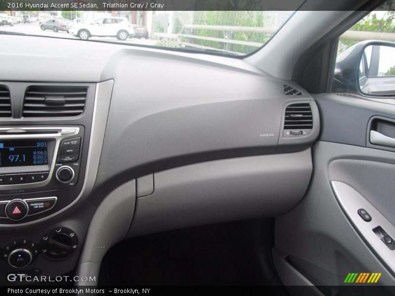 Triathlon Gray / Gray 2016 Hyundai Accent SE Sedan