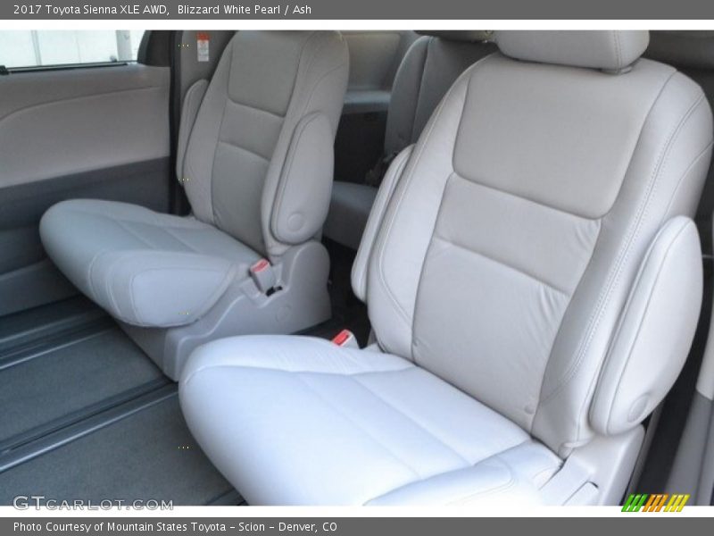 Blizzard White Pearl / Ash 2017 Toyota Sienna XLE AWD