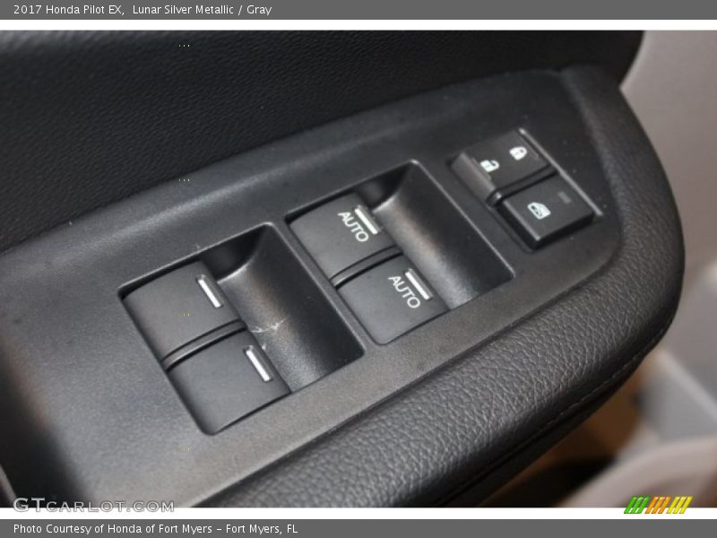 Lunar Silver Metallic / Gray 2017 Honda Pilot EX