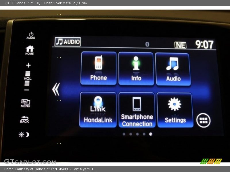 Lunar Silver Metallic / Gray 2017 Honda Pilot EX