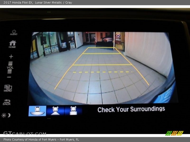 Lunar Silver Metallic / Gray 2017 Honda Pilot EX