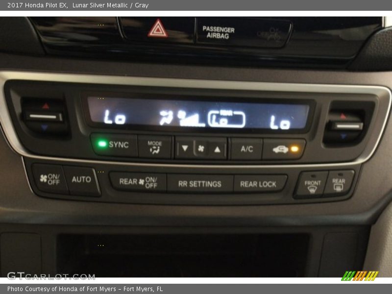 Lunar Silver Metallic / Gray 2017 Honda Pilot EX