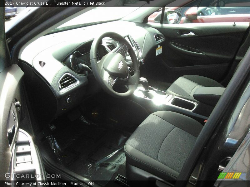 Tungsten Metallic / Jet Black 2017 Chevrolet Cruze LT