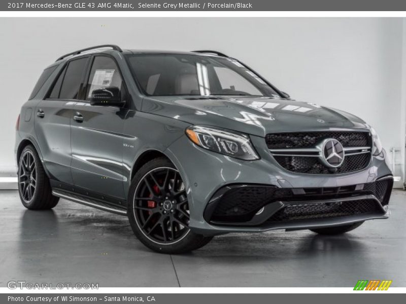 Front 3/4 View of 2017 GLE 43 AMG 4Matic