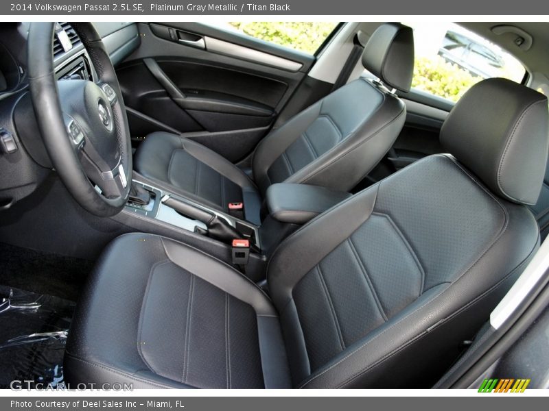 Platinum Gray Metallic / Titan Black 2014 Volkswagen Passat 2.5L SE