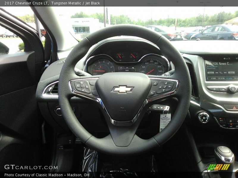 Tungsten Metallic / Jet Black 2017 Chevrolet Cruze LT