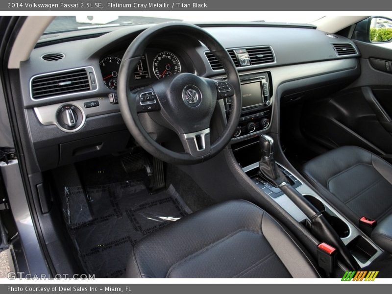 Platinum Gray Metallic / Titan Black 2014 Volkswagen Passat 2.5L SE