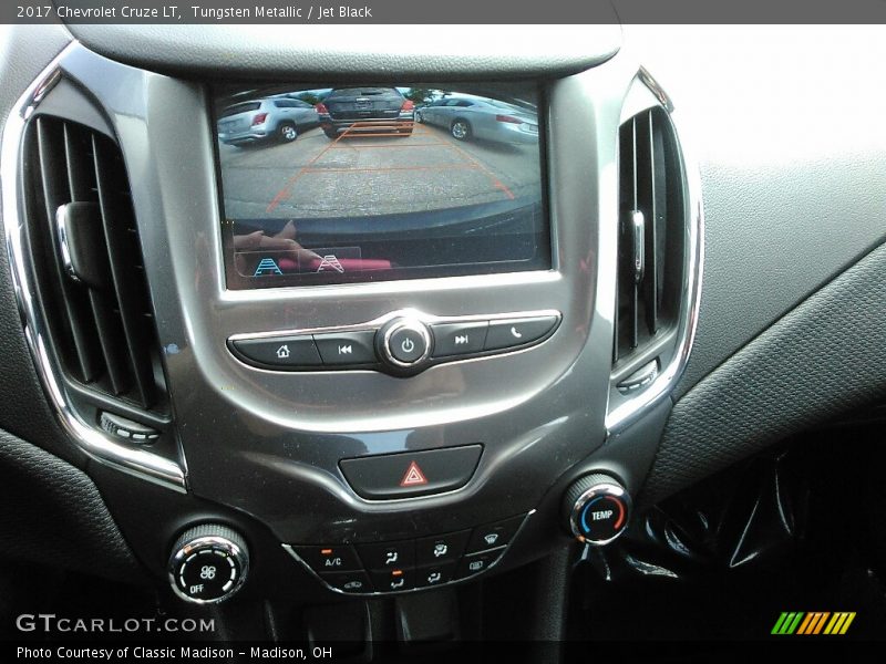Tungsten Metallic / Jet Black 2017 Chevrolet Cruze LT