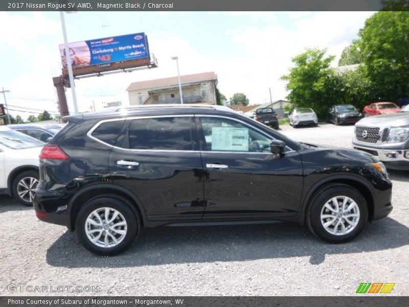 Magnetic Black / Charcoal 2017 Nissan Rogue SV AWD