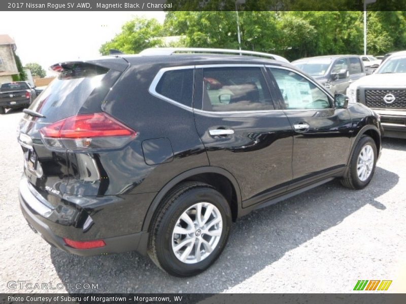 Magnetic Black / Charcoal 2017 Nissan Rogue SV AWD