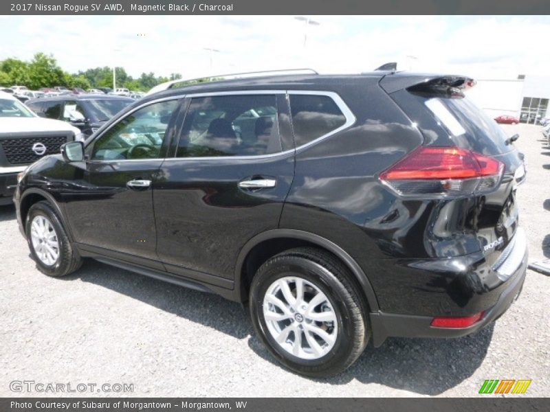 Magnetic Black / Charcoal 2017 Nissan Rogue SV AWD