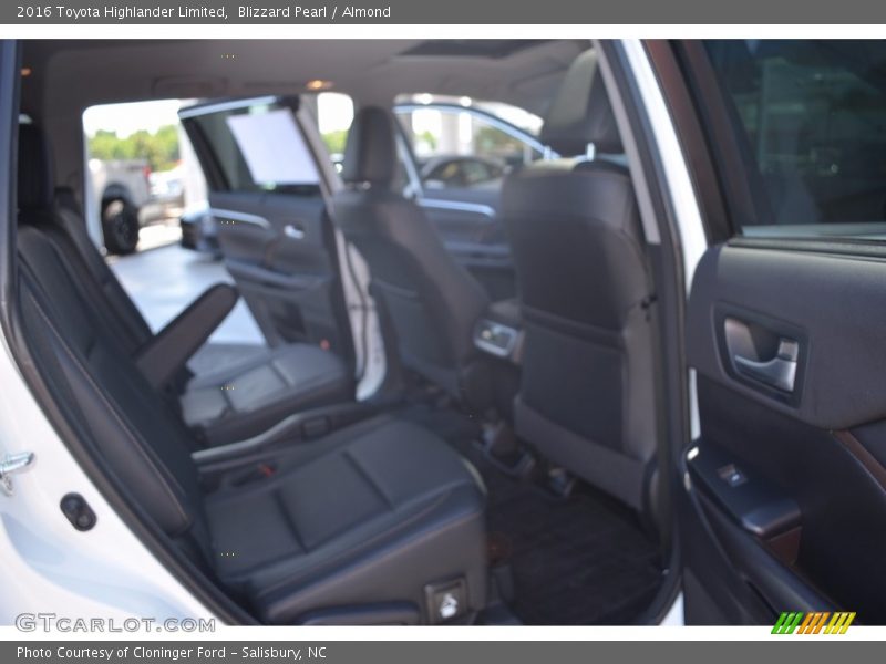Blizzard Pearl / Almond 2016 Toyota Highlander Limited