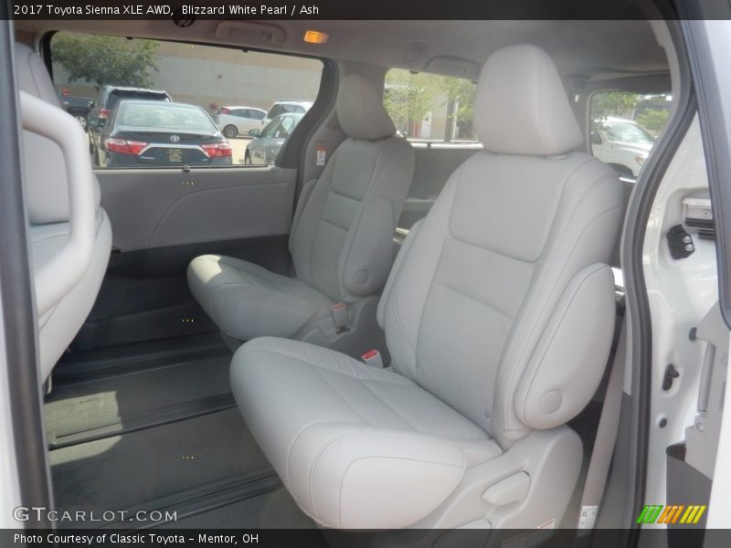 Blizzard White Pearl / Ash 2017 Toyota Sienna XLE AWD
