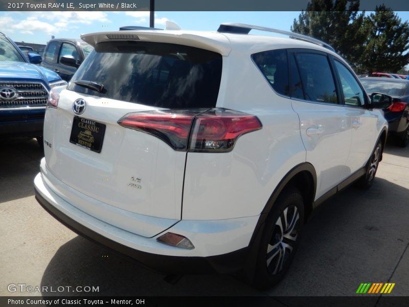 Super White / Black 2017 Toyota RAV4 LE