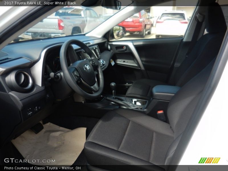 Super White / Black 2017 Toyota RAV4 LE