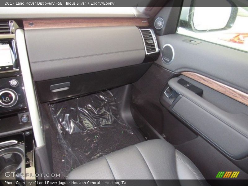 Indus Silver / Ebony/Ebony 2017 Land Rover Discovery HSE