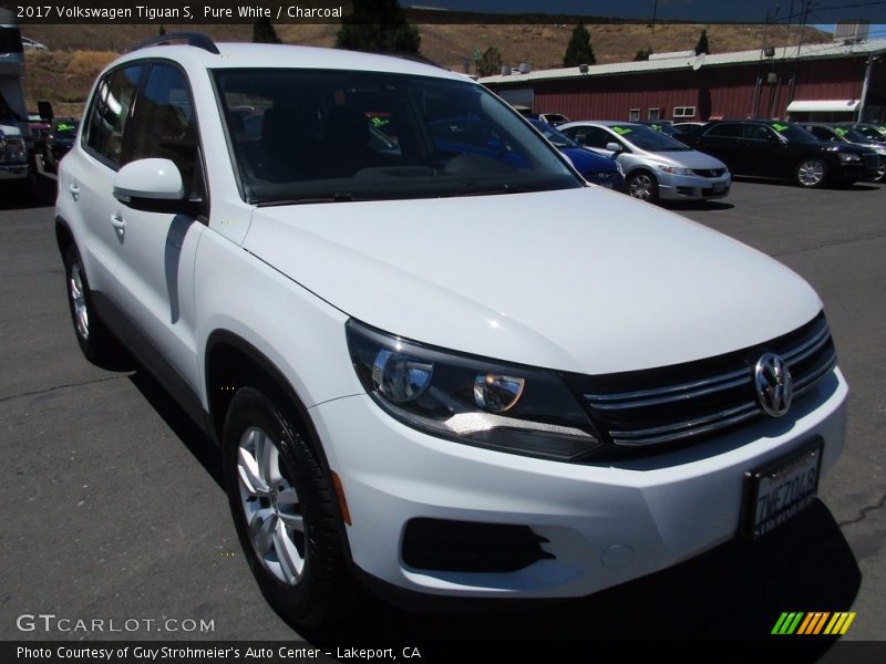 Pure White / Charcoal 2017 Volkswagen Tiguan S