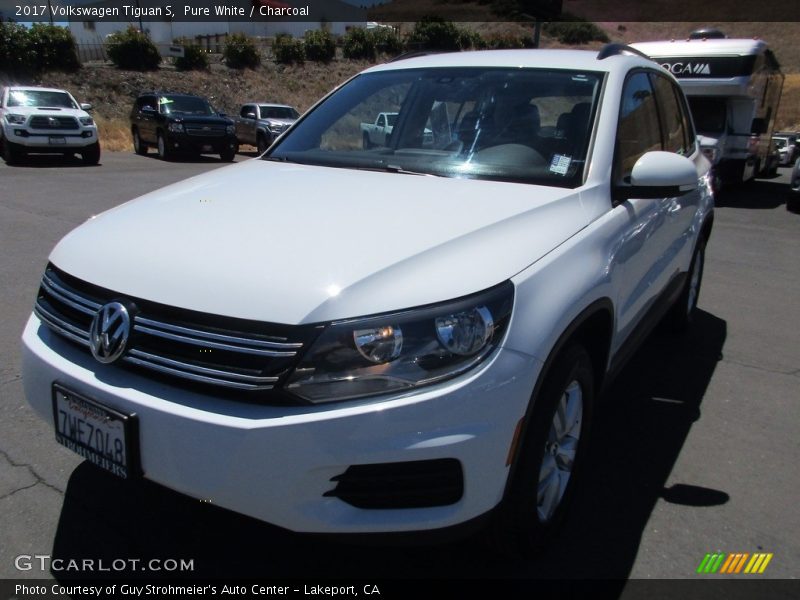 Pure White / Charcoal 2017 Volkswagen Tiguan S