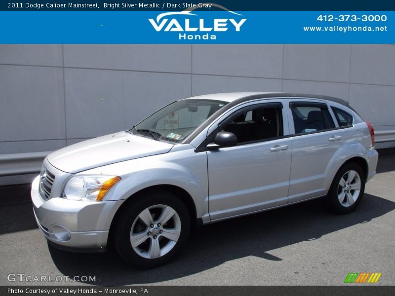 Bright Silver Metallic / Dark Slate Gray 2011 Dodge Caliber Mainstreet