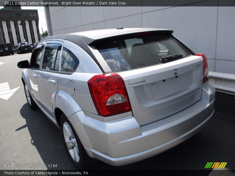 Bright Silver Metallic / Dark Slate Gray 2011 Dodge Caliber Mainstreet