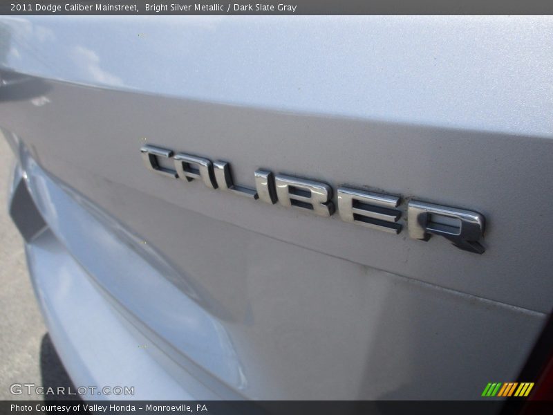 Bright Silver Metallic / Dark Slate Gray 2011 Dodge Caliber Mainstreet