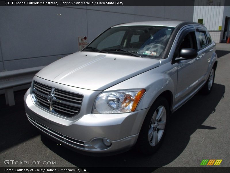 Bright Silver Metallic / Dark Slate Gray 2011 Dodge Caliber Mainstreet