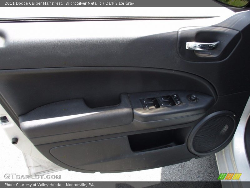 Bright Silver Metallic / Dark Slate Gray 2011 Dodge Caliber Mainstreet