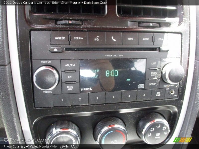 Bright Silver Metallic / Dark Slate Gray 2011 Dodge Caliber Mainstreet