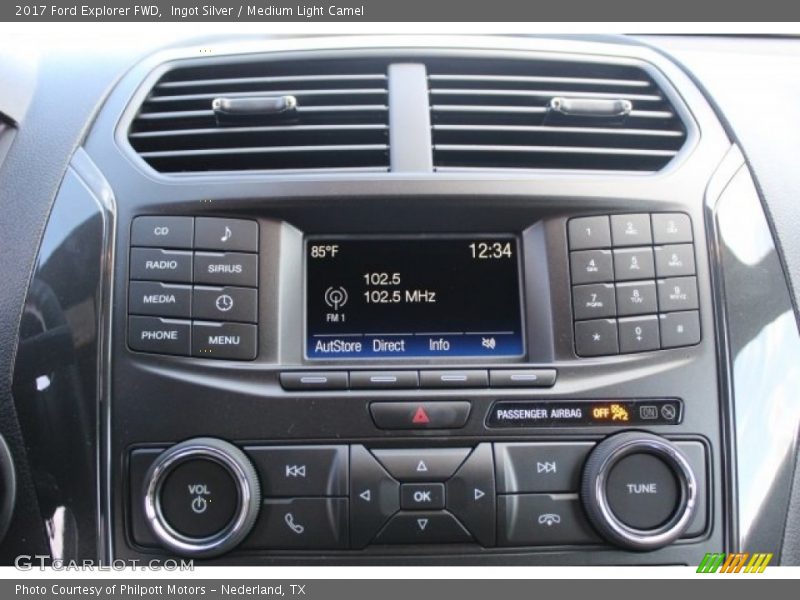 Ingot Silver / Medium Light Camel 2017 Ford Explorer FWD