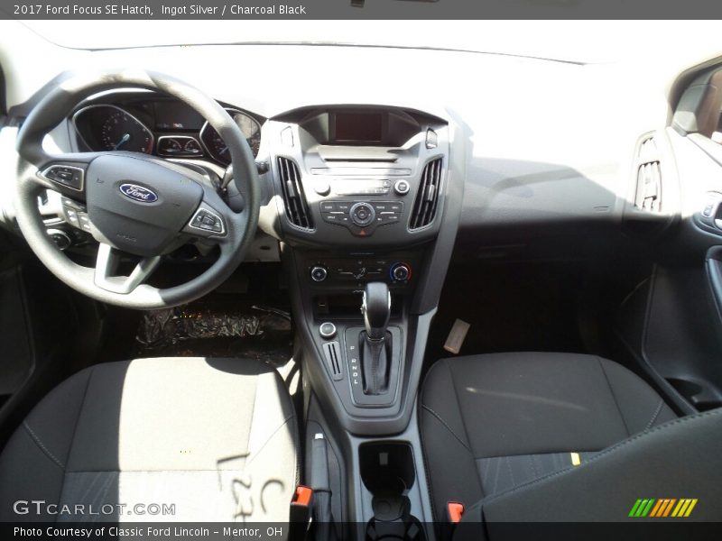 Ingot Silver / Charcoal Black 2017 Ford Focus SE Hatch