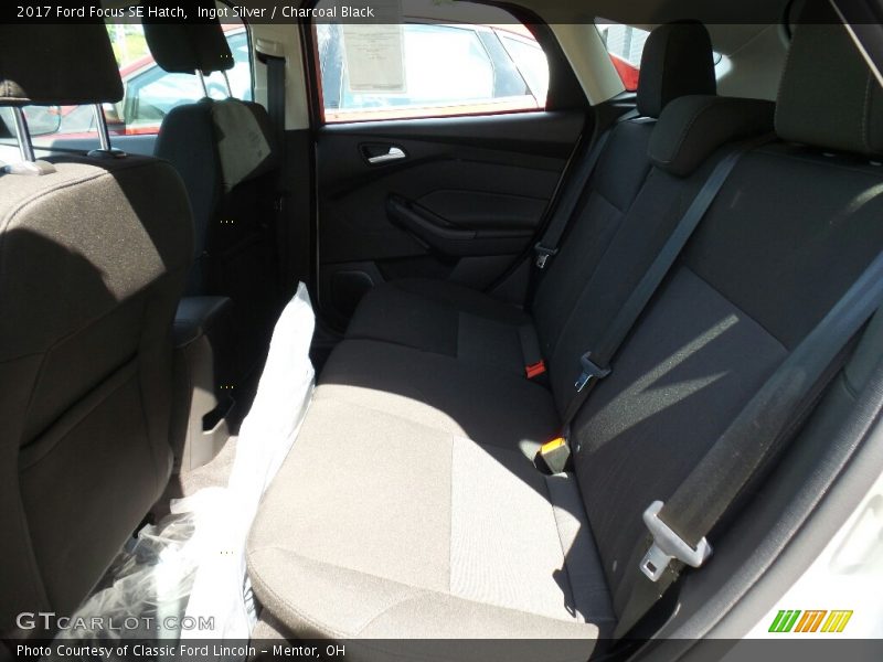 Ingot Silver / Charcoal Black 2017 Ford Focus SE Hatch