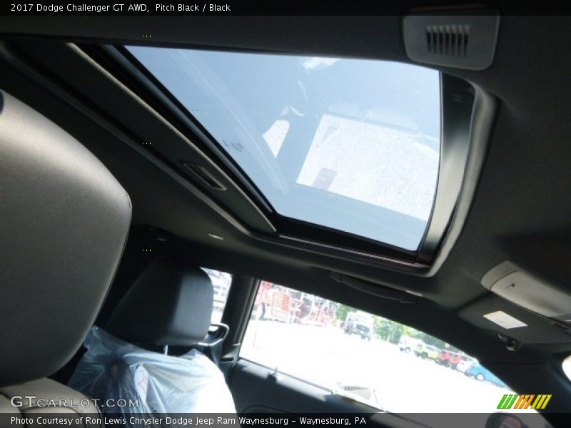 Pitch Black / Black 2017 Dodge Challenger GT AWD