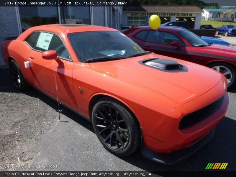 Go Mango / Black 2017 Dodge Challenger 392 HEMI Scat Pack Shaker